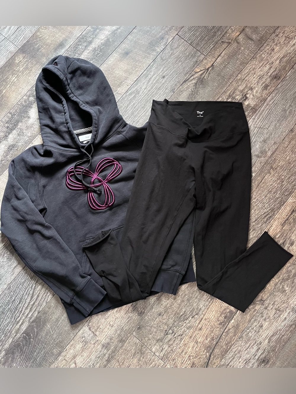 Aritzia TNA cozy set ! (Both) sweater & leggings S/M